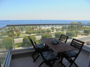 Kermia Court - Beach-front, modern 2 bedroom -sleeps 6